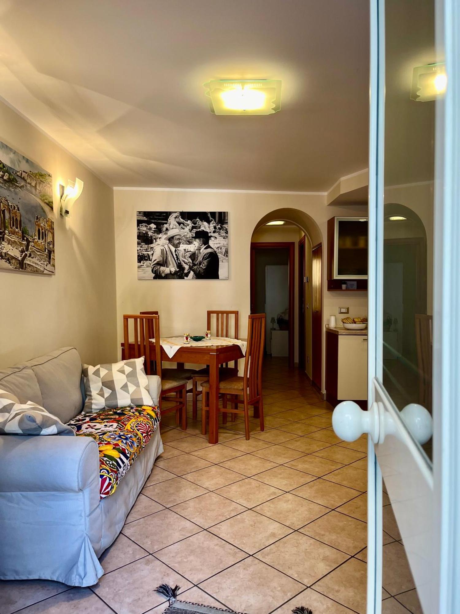 Il Siciliano Apartment 陶尔米纳 外观 照片